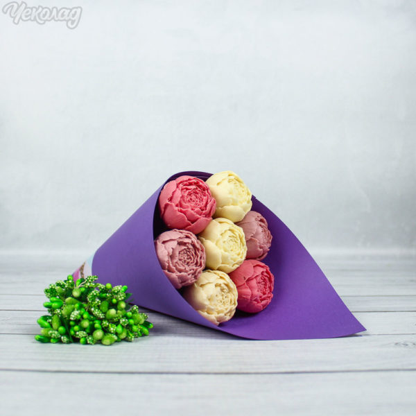 Букет из конфет «Бриджит» фиолетовый